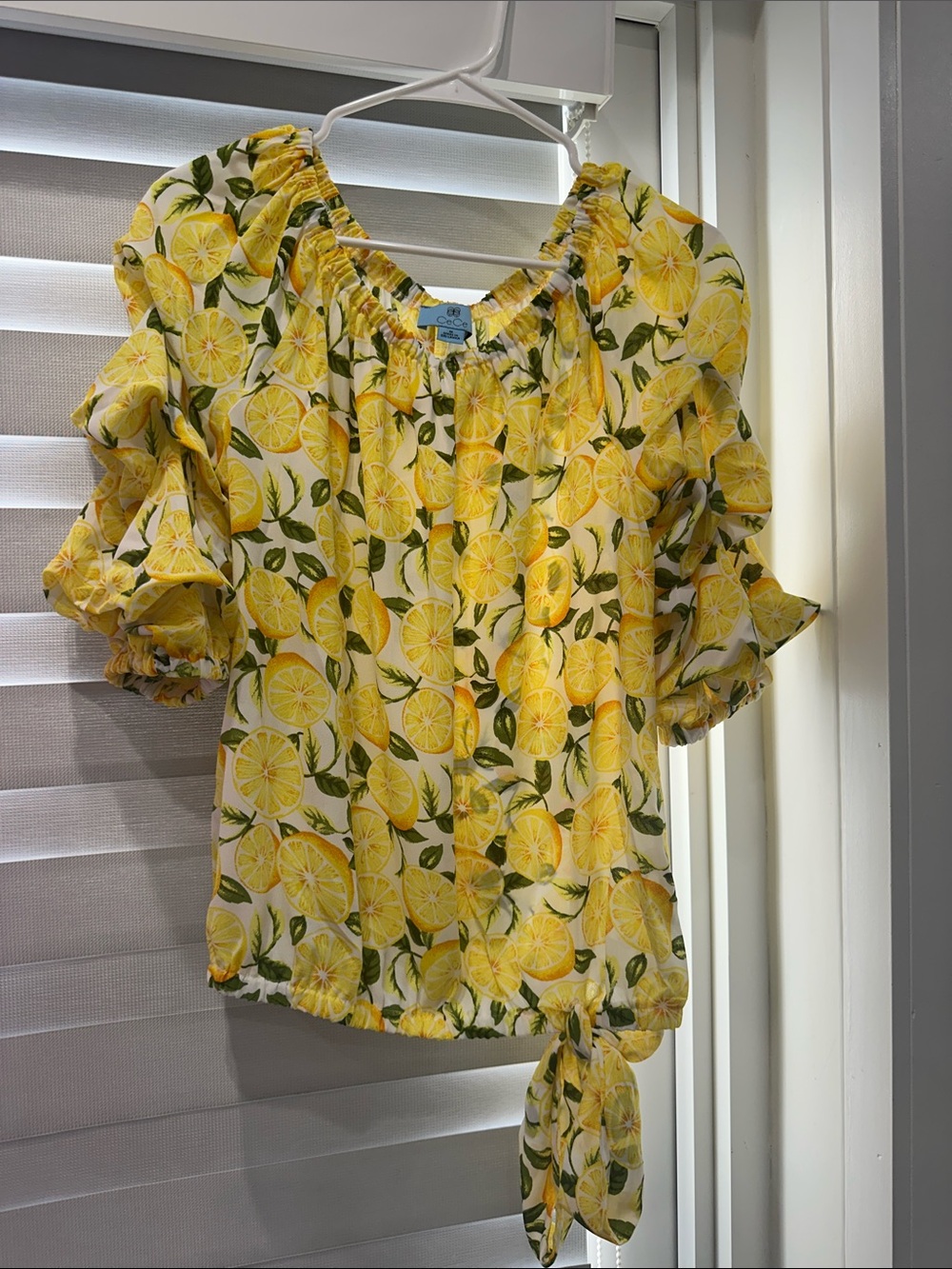 CeCe Yellow Lemon-Print Tie-Hem Blouse